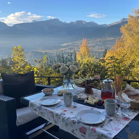 Chalet Mirabeau - Magnificent View & 4 Valley Skiing Chalet